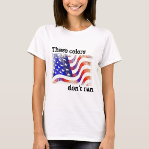愛国心の高い女の走Tシャツ「この色は違う」愛国心の強い女のTシャツ Tシャツ