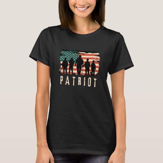 愛国心退役軍人愛国心アメリカ国旗USA 4t Tシャツ (正面)