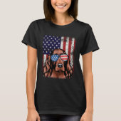 愛国的なアイリッシュセッターアメリカ国旗の犬 Tシャツ (正面)