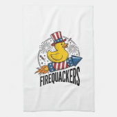 愛国的なアヒルの花火Tシャツデザイン Firequackers キッチンタオル (縦)