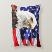 愛国的なアメリカ国旗がデザインされた両面仕様 アクセントクッション (正面(垂直))