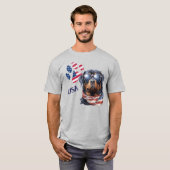 愛国的なアメリカ国旗のポープリントロットワイラー犬 Tシャツ (正面フル)