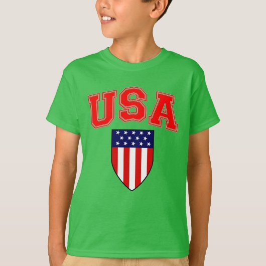 愛国的なアメリカ国旗の盾 Tシャツ (正面)