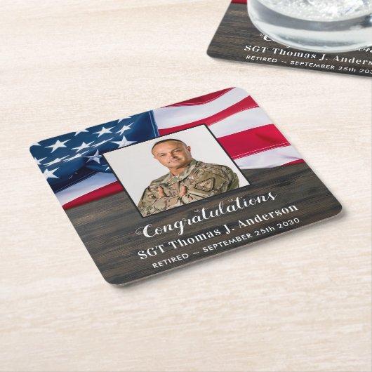 愛国的なアメリカ国旗の軍隊退職 スクエアペーパーコースター (アングル)