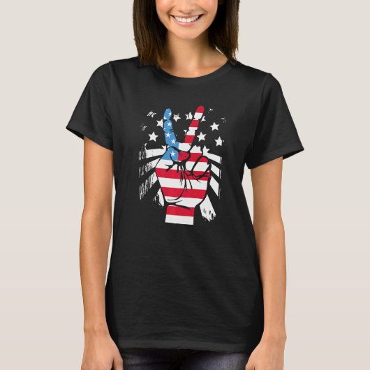 愛国的なアメリカ平和手ヴィンテージアメリカ国旗4 Tシャツ (正面)
