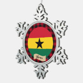 愛国的なガーナ、赤いバッファローのプレイド、ガーナ国旗 スノーフレークピューターオーナメント (右)