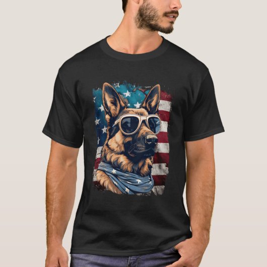 愛国的なジェール羊飼いアメリカ国旗K9羊飼いO Tシャツ (正面)