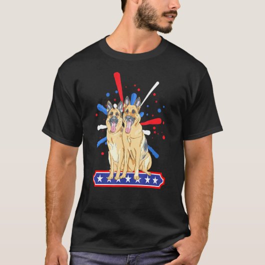 愛国的なジャーマンシェパードアメリカ国旗犬 4 Tシャツ (正面)
