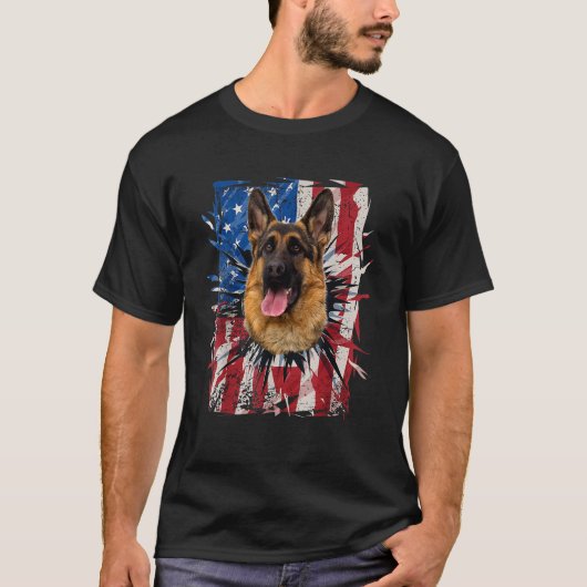 愛国的なドイツの羊飼いが引き裂いたアメリカ国旗4O Tシャツ (正面)