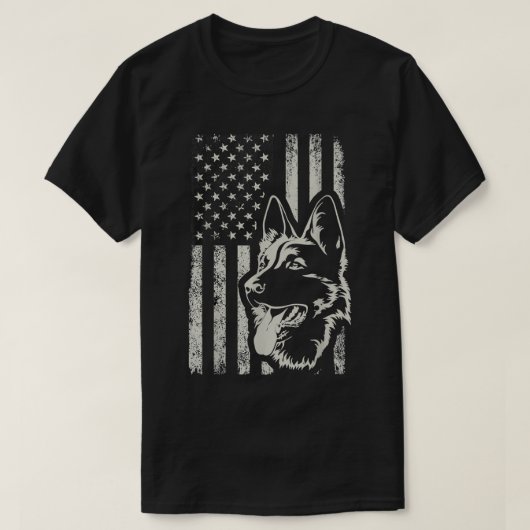 愛国的なドイツの羊飼いアメリカ国旗の犬の恋人 Tシャツ (デザイン正面)