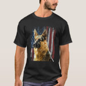 愛国的なドイツの羊飼いアメリカ国旗の犬の贈り物M Tシャツ (正面)