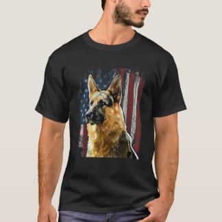 愛国的なドイツの羊飼いアメリカ国旗の犬の贈り物M Tシャツ