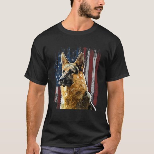 愛国的なドイツの羊飼いアメリカ国旗の犬の贈り物M Tシャツ (正面)