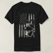 愛国的なドイツの羊飼いアメリカ国旗7月4日 Tシャツ (デザイン正面)