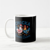 愛国的なニワトリの面白いデザイン Chicka Boom Boom コーヒーマグカップ (左)