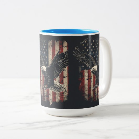 愛国的なハゲ・イーグル・アメリカ国旗のマグカップ ツートーンマグカップ (正面右)
