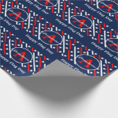 愛国的なハッピーフラッグの日レッドホワイトとブルーストライプ ラッピングペーパー (角)