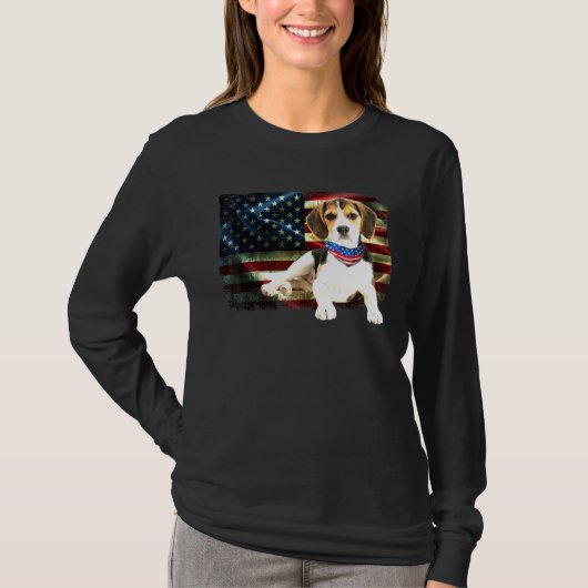 愛国的なビーグルアメリカ国旗の犬男女性 Tシャツ (正面)