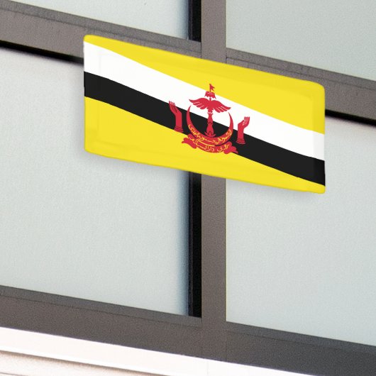 愛国的なブルネイ国旗の旗 横断幕 (ビルの外側)