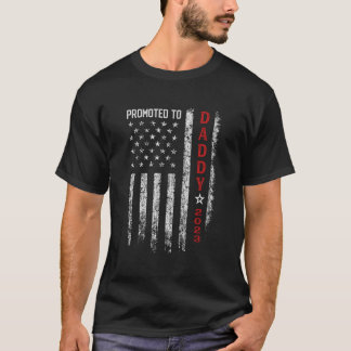 愛国的なメンズはパパEst 2023ファーストティに昇進 Tシャツ