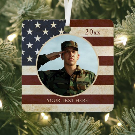 愛国的なヴィンテージアメリカ国旗の写真パーソナライズされた メタルオーナメント (インサイチュ)