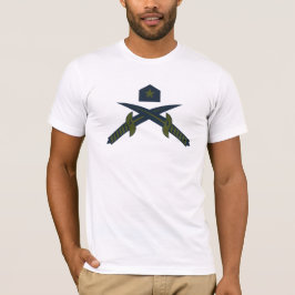愛国的な交差した剣と星のミリタリー Tシャツ