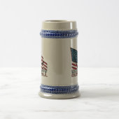 愛国的な尊敬、大きなアメリカ国旗の上のイーグル ビールジョッキ (中央)