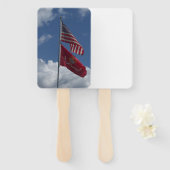 愛国的な旗と青い空 ハンドファン (正面&裏面)