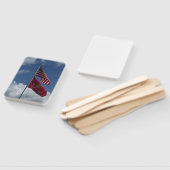 愛国的な旗と青い空 ハンドファン (組立なし)