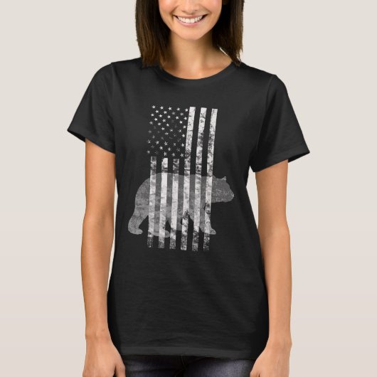 愛国的な狩りベアアメリカ国旗の猟師 Tシャツ (正面)