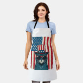 愛国的な猫の旗のビンテージの彫刻Tシャツデザイン エプロン (着用した状態)