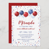 愛国的な赤と青のバルーン7月4日誕生日 招待状 (正面/裏面)