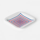 愛国的な赤白青の正方形の幾何学的な休日 ペーパープレート (傾斜あり)