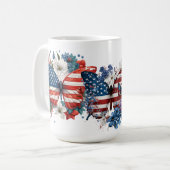 愛国的な赤白青の蝶と花 コーヒーマグカップ (正面左)
