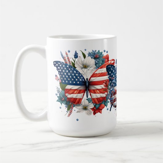 愛国的な赤白青の蝶と花 コーヒーマグカップ (左)