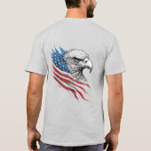 愛国的な鷲のギフト - アメリカ国旗USAプライド Tシャツ (裏面)