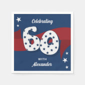 愛国的な60歳の誕生日パーティー赤白青スター スタンダードカクテルナプキン (正面)