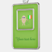 愛国的アイリッシュエッグカスタムオーナメント シルバープレートフレームオーナメント (左)