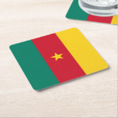 愛国的カメルーン国旗 スクエアペーパーコースター (アングル)