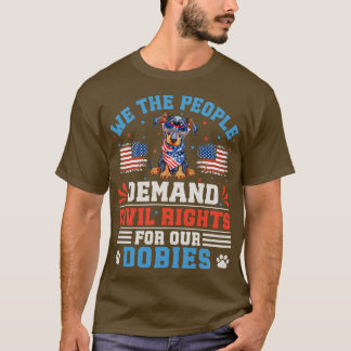 愛国的ドーベルマン（犬）犬 Tシャツ