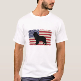 愛国的ニューファンドランド犬アメリカ国旗のヴィンテージ Tシャツ