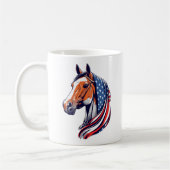 愛国的プライド：アメリカ国旗を掲げた四季馬 コーヒーマグカップ (左)