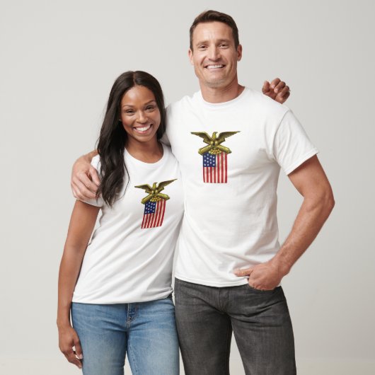 愛国的誇りを持ったなアメリカ国旗の赤白青の運命 Tシャツ (ユニセックス)