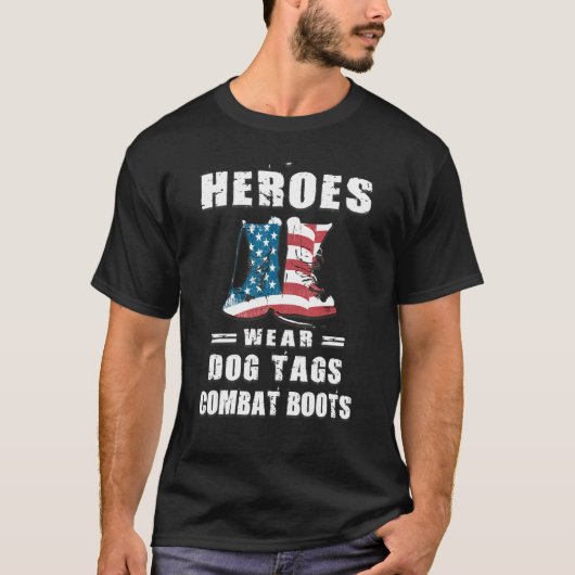 愛国的誇りを持った英雄衣服戦闘機米国旗V Tシャツ (正面)