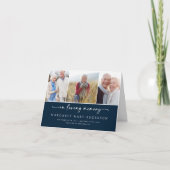 愛情に満ちた思い出で |ネイビー写真葬儀悔やみや弔慰 サンキューカード (正面)