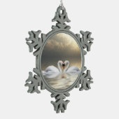 愛情のあるクリスマスの白鳥 スノーフレークピューターオーナメント (左)