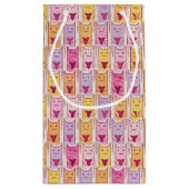 愛情のあるハートを持つかわいい猫 スモールペーパーバッグ (裏面)