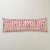 愛情のあるハートを持つかわいい猫 ボディピロー (裏面)