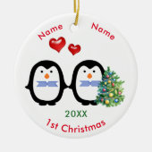 愛情のあるペンギンのカップル2の男性の第1クリスマス セラミックオーナメント (正面)