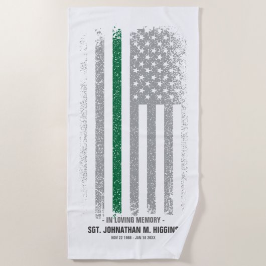 愛情のあるメモリ軍隊薄い緑の線フラグ ビーチタオル (正面)